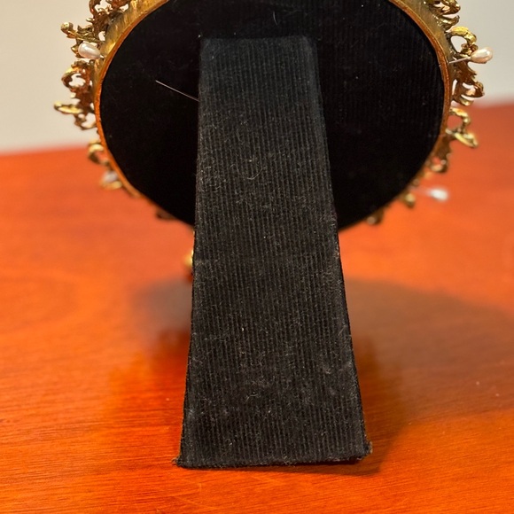 Vintage Oval Gold Filigree Picture Frame | Hollywood Star Susan Hayward Print | - Picture 2 of 7